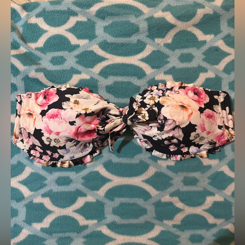 Strapless bathing suit top
